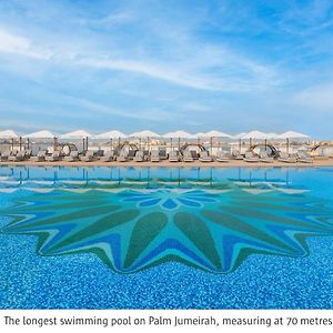 Luxury Palm Sea View Room Twin Bed